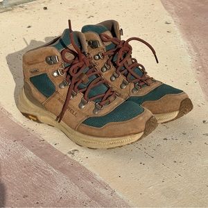 Merrell women’s hiking boots 7.5
